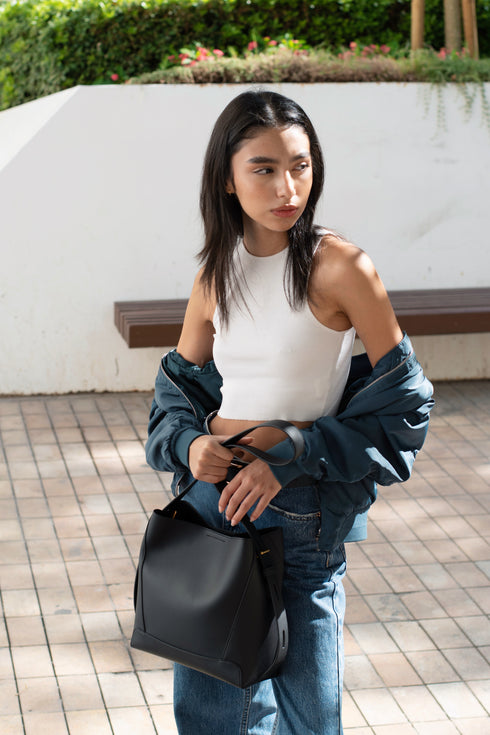 <tc>Oli - Borsa a tracolla midi in pelle di mela Nera</tc>