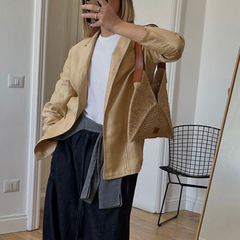 Vanda - Handmade Natural Raffia V-cut Shoulder Bag M