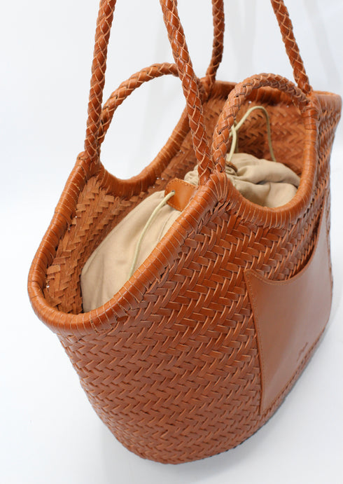 <tc>Celia - Sac en cuir de grain supérieur tressé à la main Couleur caramel</tc>