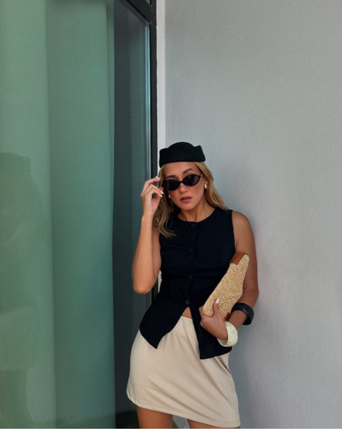 Vanda - Handmade Natural Raffia V-cut Shoulder Bag M