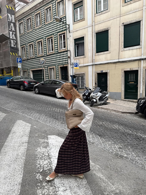 <tc>Juli - borsa in pelle di vitello fatta a mano con chiusura metallica beige</tc>