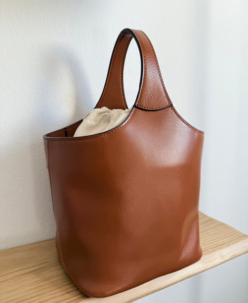 <tc>Elle - Borsa a secchiello fatta a mano in stile minimalista</tc>
