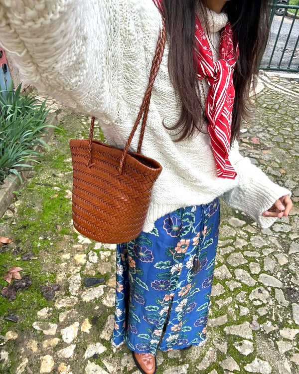 <tc>Carmel - Borsa a secchiello a tracolla in pelle intrecciata a mano Marrone</tc>