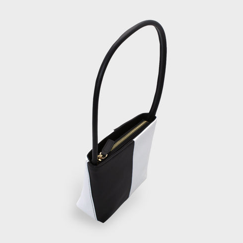 <tc>Aria - Sac à Bandoulière Midi en Cuir Peau De Pomme Noir & Blanc</tc>