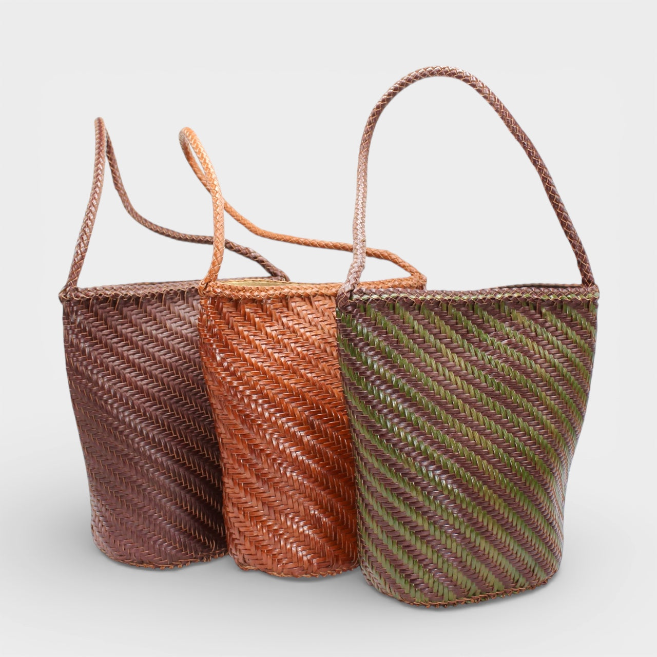 Esmée - Handmade Woven Bucket Shoulder Tote Bag Caramel